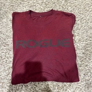 Maroon men’s rogue tee